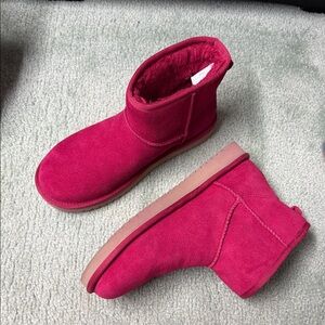 Koolaburra Fuchsia Suede Winter Boots